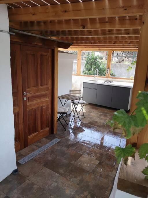 Souterrain Fuer Max 2 P., Bad, Aussenkueche, Garten Гуимар Экстерьер фото